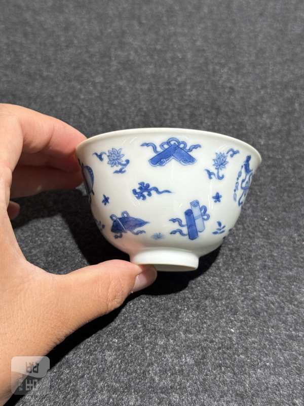 清康熙 青花杂宝纹茶圆 - 图3